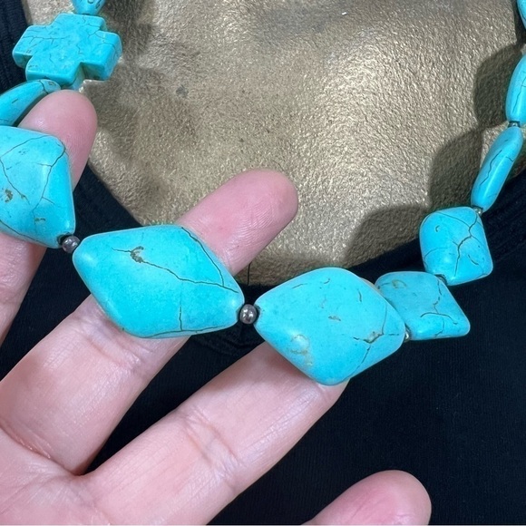 Statement necklace made of howlite stones and sterling silver wires & findings - Picture 9 of 9